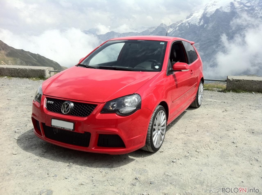 auf dem Stelvio-Pass (Greatest driving road in the World)