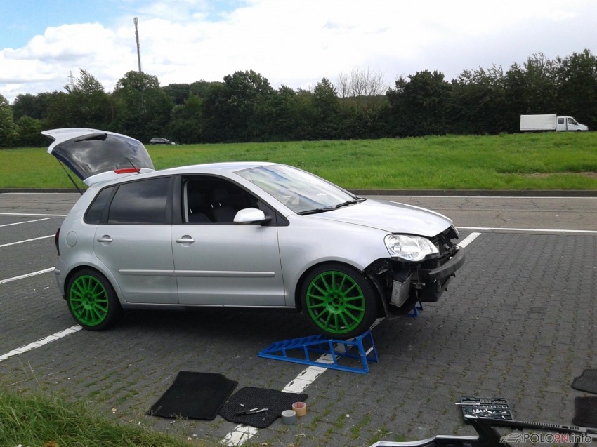 Kurzer Boxenstop auf dem Autobahnparkplatz =D